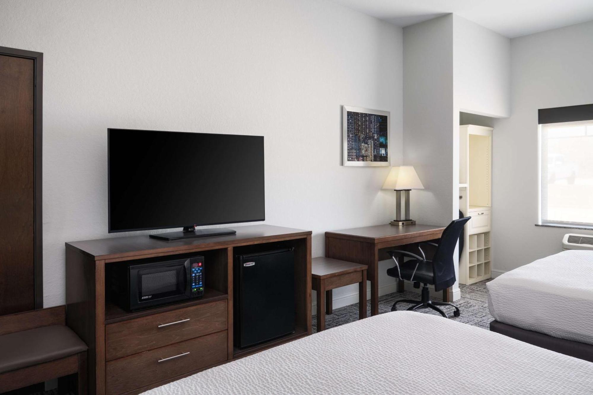 Best Western Plus College Station Inn & Suites Exterior photo