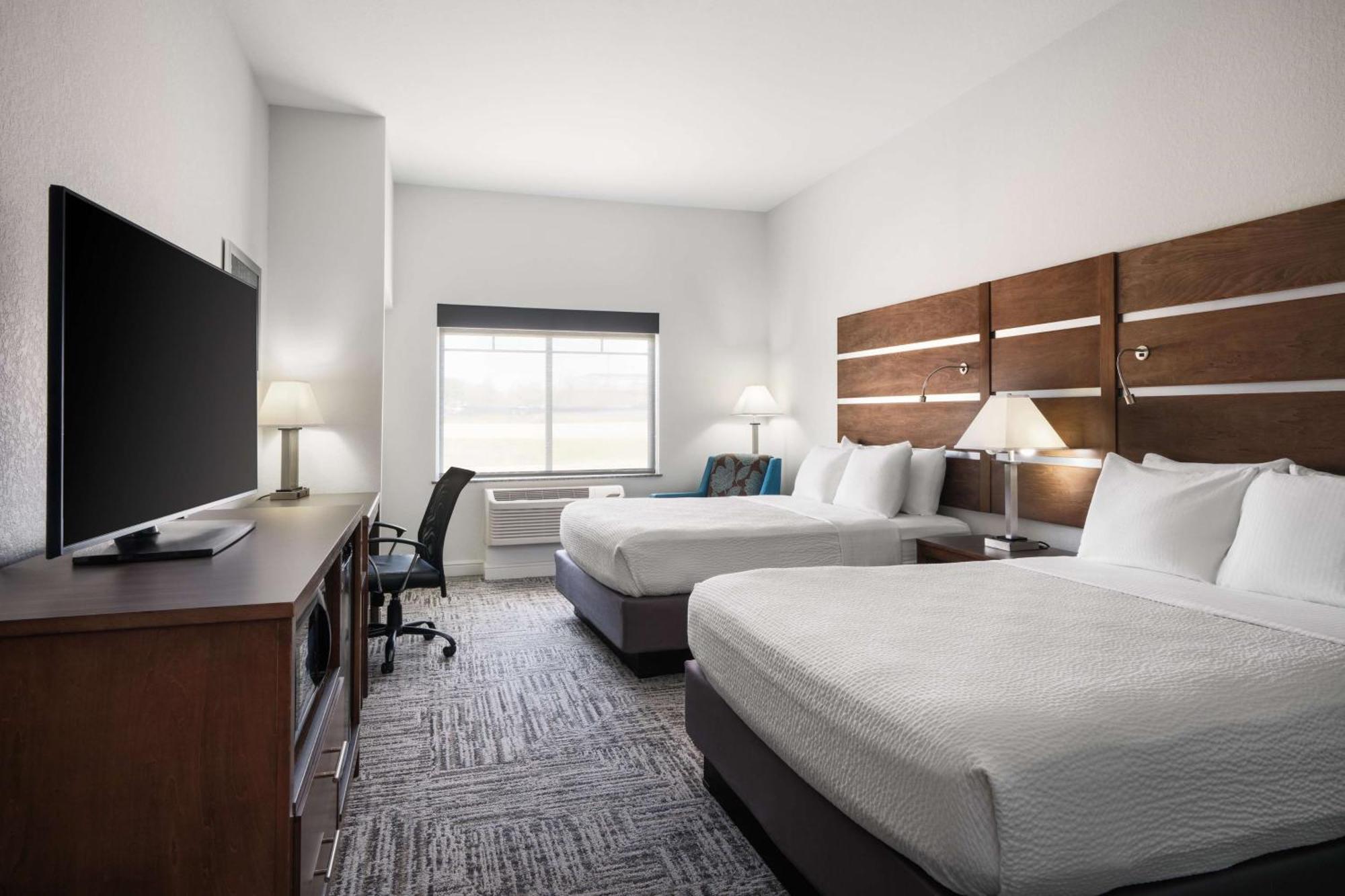 Best Western Plus College Station Inn & Suites Exterior photo