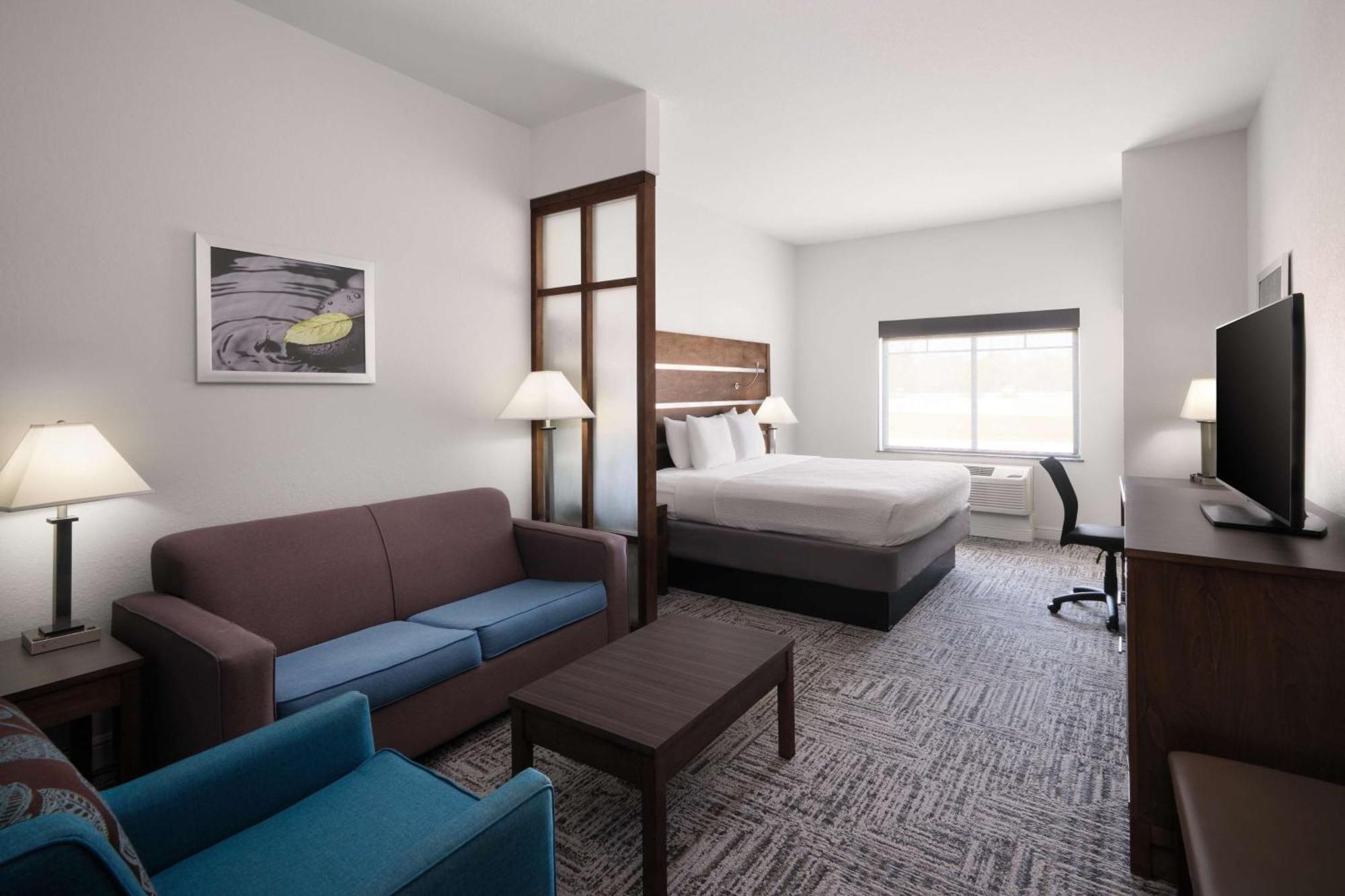 Best Western Plus College Station Inn & Suites Exterior photo